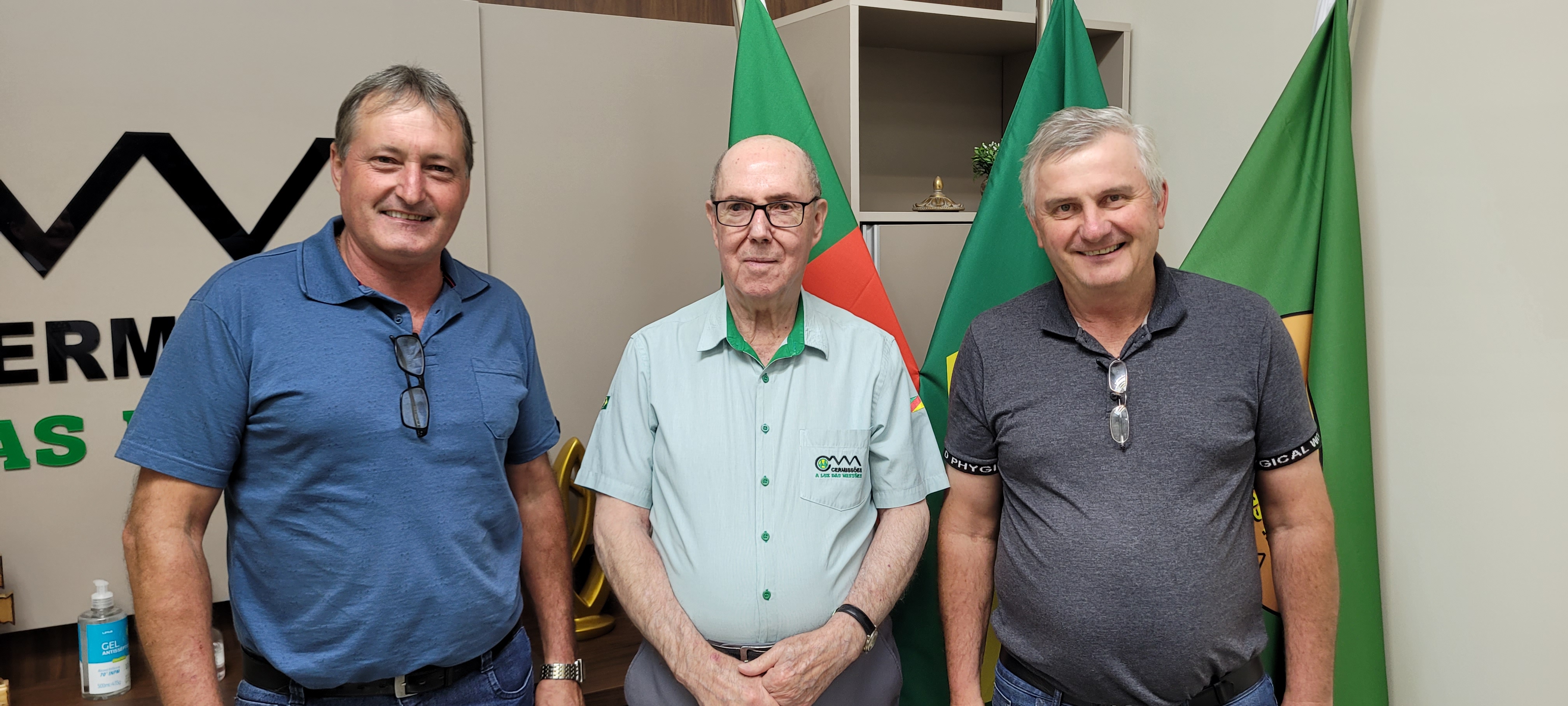   PREFEITO E VICE-PREFETO ELEITOS DE MATO QUEIMADO VISITAM PRESIDENTE DIAMANTINO 